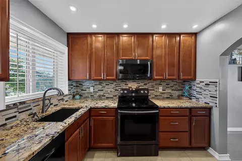 2951 E Sunrise Lakes Dr #312, Sunrise, FL 33322