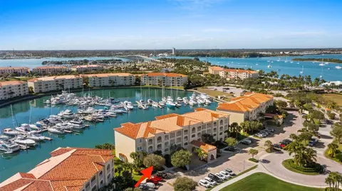 9 Harbour Isle Dr #102, Hutchinson Island, FL 34949