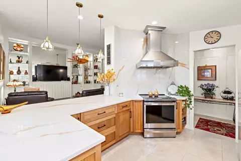 7820 Pine Is, West Palm Beach, FL 33411