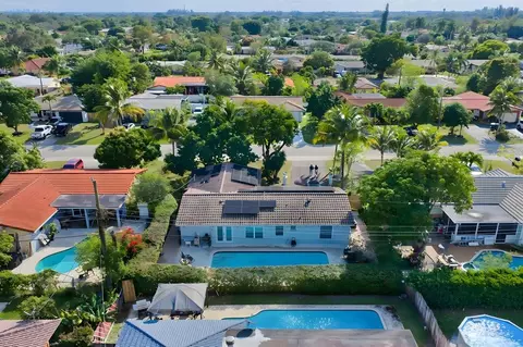 7809 NW 40th St, Coral Springs, FL 33065
