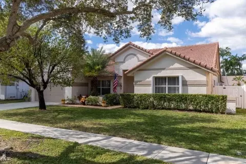 590 NW 161st Ave, Pembroke Pines, FL 33028