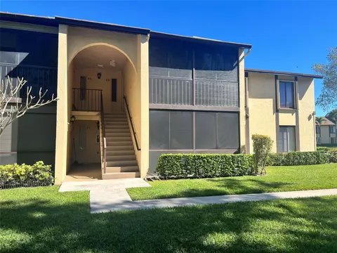 822 Sky Pine Way #E2, Greenacres, FL 33415