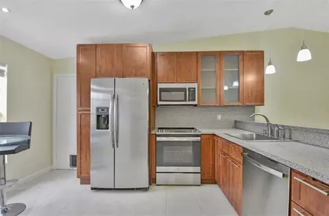 5544 Lakewood Cir #E, Pompano Beach, FL 33063