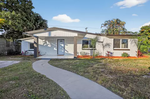 621 1st St, Hialeah, FL 33010