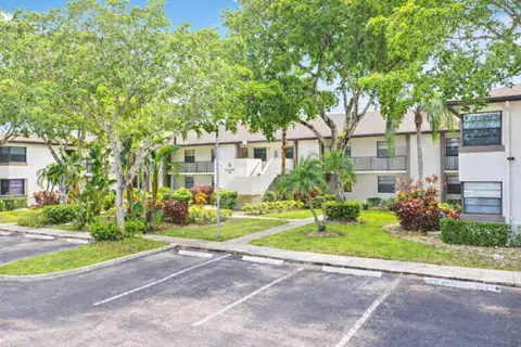 9682 W Mcnab #9682, Tamarac, FL 33321