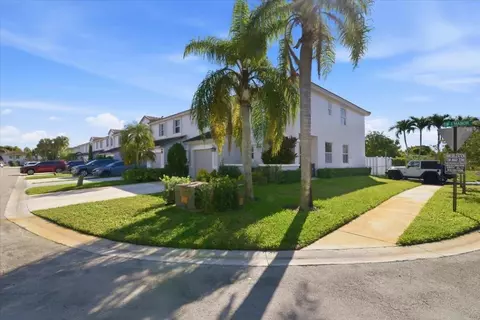 16890 SW 1st #1, Pembroke Pines, FL 33027