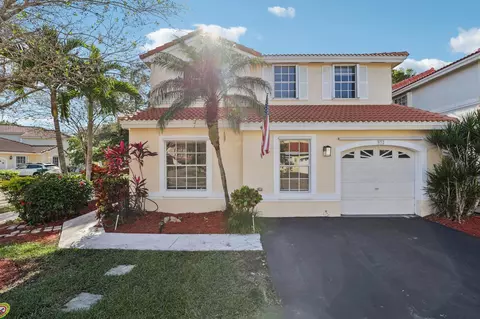 972 Azure Ln, Weston, FL 33326