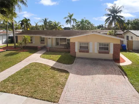 10430 NW 19th, Pembroke Pines, FL 33026
