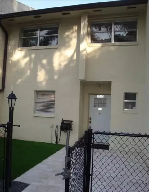 3010 NW 68th St #102, Fort Lauderdale, FL 33309