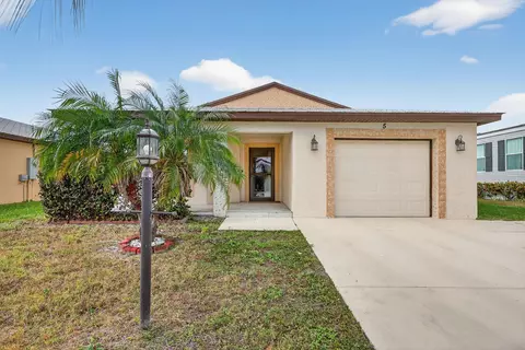 5 Flamenco Way, Port Saint Lucie, FL 34952