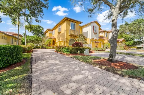 5772 NW 119th Dr, Coral Springs, FL 33076