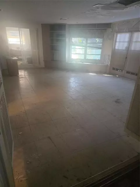 6581 NE 20th, Fort Lauderdale, FL 33308