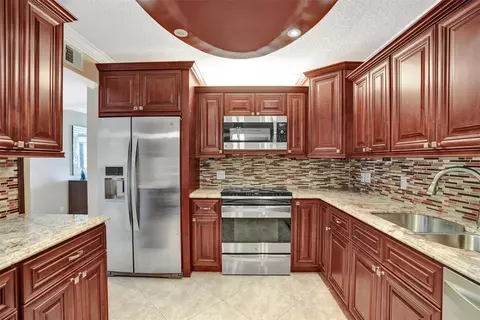 12900 SW 7th Ct #212B, Pembroke Pines, FL 33027