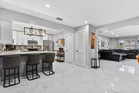 3330 NW 69th St, Fort Lauderdale, FL 33309