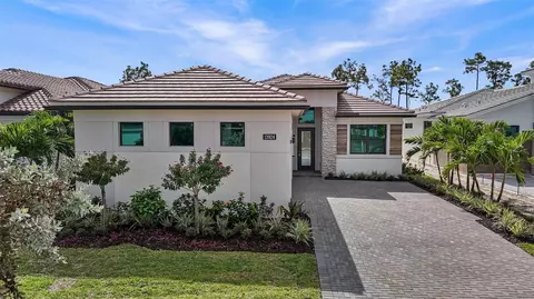 13924 Vivant, Palm Beach Gardens, FL 33412