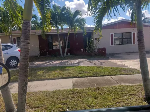 6812 NW 4th St, Margate, FL 33063