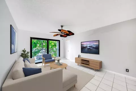 150 Cypress Clb #528, Pompano Beach, FL 33060