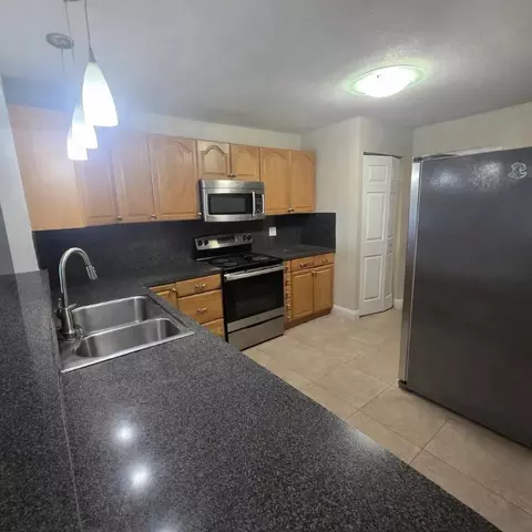 2850 Forest Hills Blvd #315, Coral Springs, FL 33065