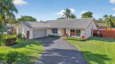 1111 NW 93rd Ter, Plantation, FL 33322
