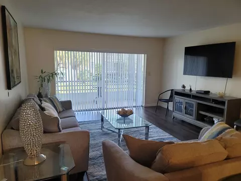 3774 Inverrary Blvd #P202, Lauderhill, FL 33319