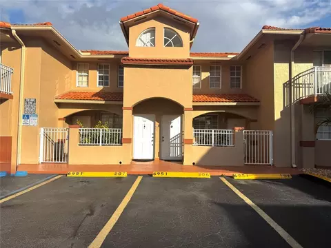 6951 W 29th #206, Hialeah, FL 33018
