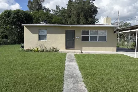 2000 Seminole Blvd, West Palm Beach, FL 33409