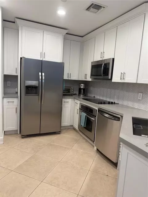 16100 Emerald Estates Dr #498, Weston, FL 33331