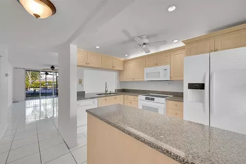 777 S Federal Hwy #N105, Pompano Beach, FL 33062