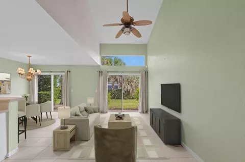 12816 Woodmill Dr, Palm Beach Gardens, FL 33418