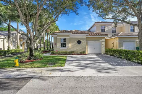 5660 Enclave, Lauderhill, FL 33319