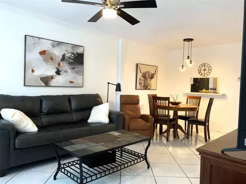5003 NW 35th St #508, Lauderdale Lakes, FL 33319