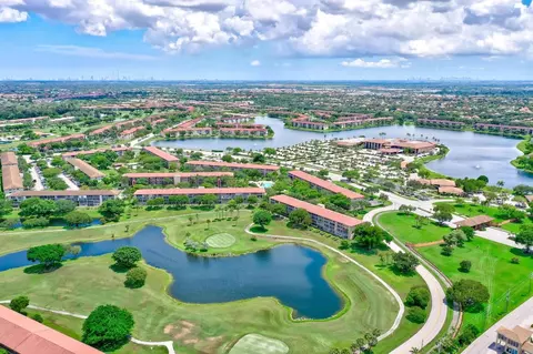 300 SW 134th Way #204E, Pembroke Pines, FL 33027