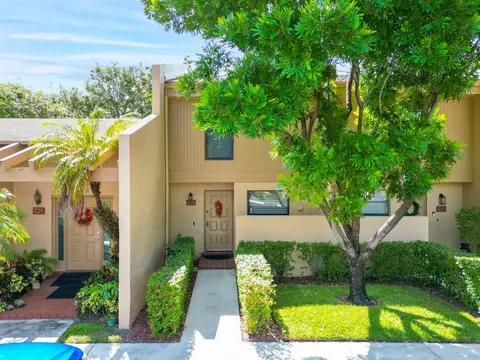 1424 NW 97th Ter #280, Hollywood, FL 33024