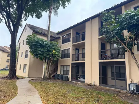 4361 W Mcnab Rd #17, Pompano Beach, FL 33069