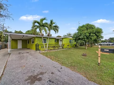 5043 Marcia Pl, West Palm Beach, FL 33407