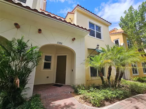 1765 NW 124th Pl, Pembroke Pines, FL 33028