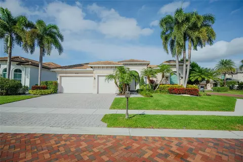 6359 Bellamalfi St, Boca Raton, FL 33496