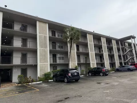4898 NW 29th Ct #409, Lauderdale Lakes, FL 33313