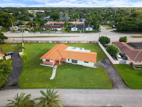 8230 SW 87th Ter, Miami, FL 33143