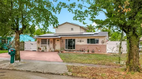 7141 Custer St, Hollywood, FL 33024