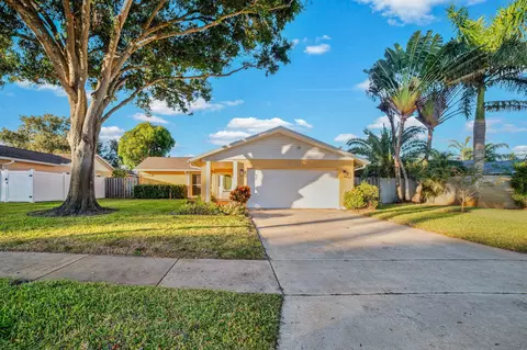 13653 Serena Dr, Largo, FL 33774