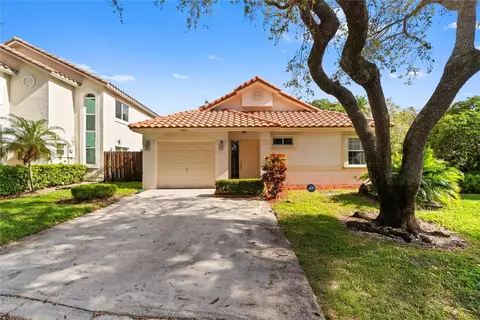 9815 NW 5th Pl, Plantation, FL 33324