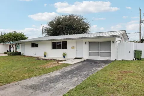 8700 NW 11th St, Pembroke Pines, FL 33024