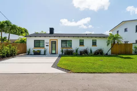 742 NE 17th Ave, Fort Lauderdale, FL 33304