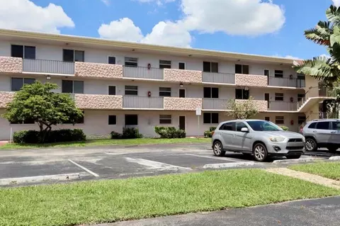 5985 Del Lago Cir #223, Sunrise, FL 33313