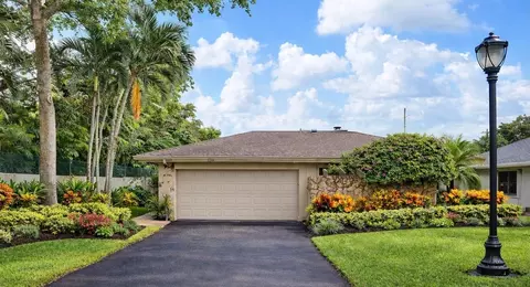 126 Laurel, Hollywood, FL 33021