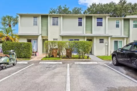 822 Crystal Lake Dr #822, Pompano Beach, FL 33064
