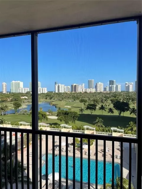 20301 W Country Club Dr #1127, Aventura, FL 33180
