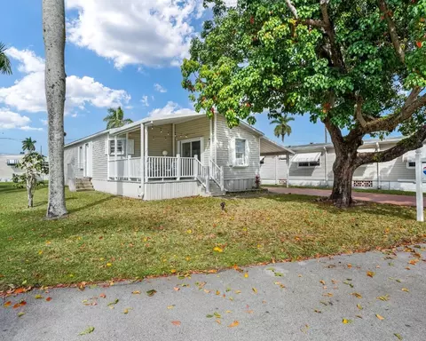 8531 SW 20th Ct, Davie, FL 33324