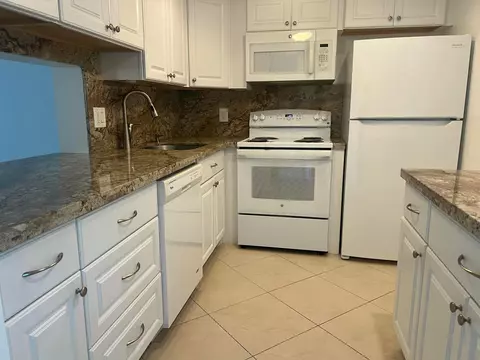 2615 NE 3rd Ct #213, Boynton Beach, FL 33435